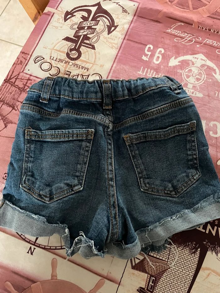 Short fille - photo numéro 2