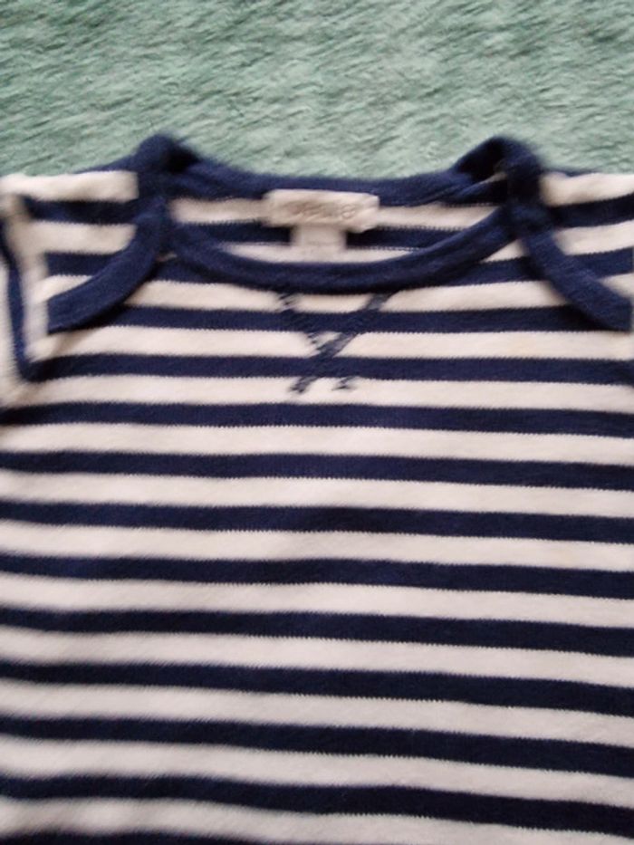 Très beau tee-shirt 6 mois - photo numéro 3