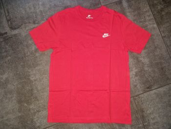 T shirt Nike taille M comme NEUF