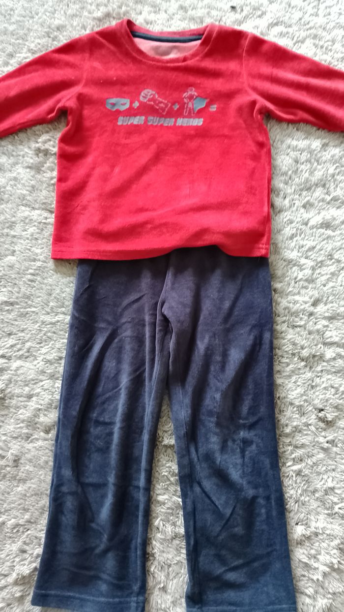 Pyjama 2 pièces taille 4 ans