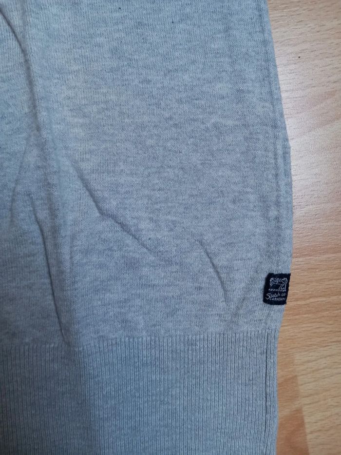 Pull gris col V en excellent état Taille M - photo numéro 2
