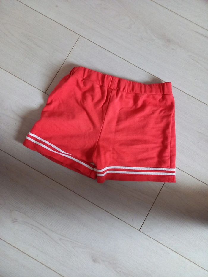 Short rouge - photo numéro 2