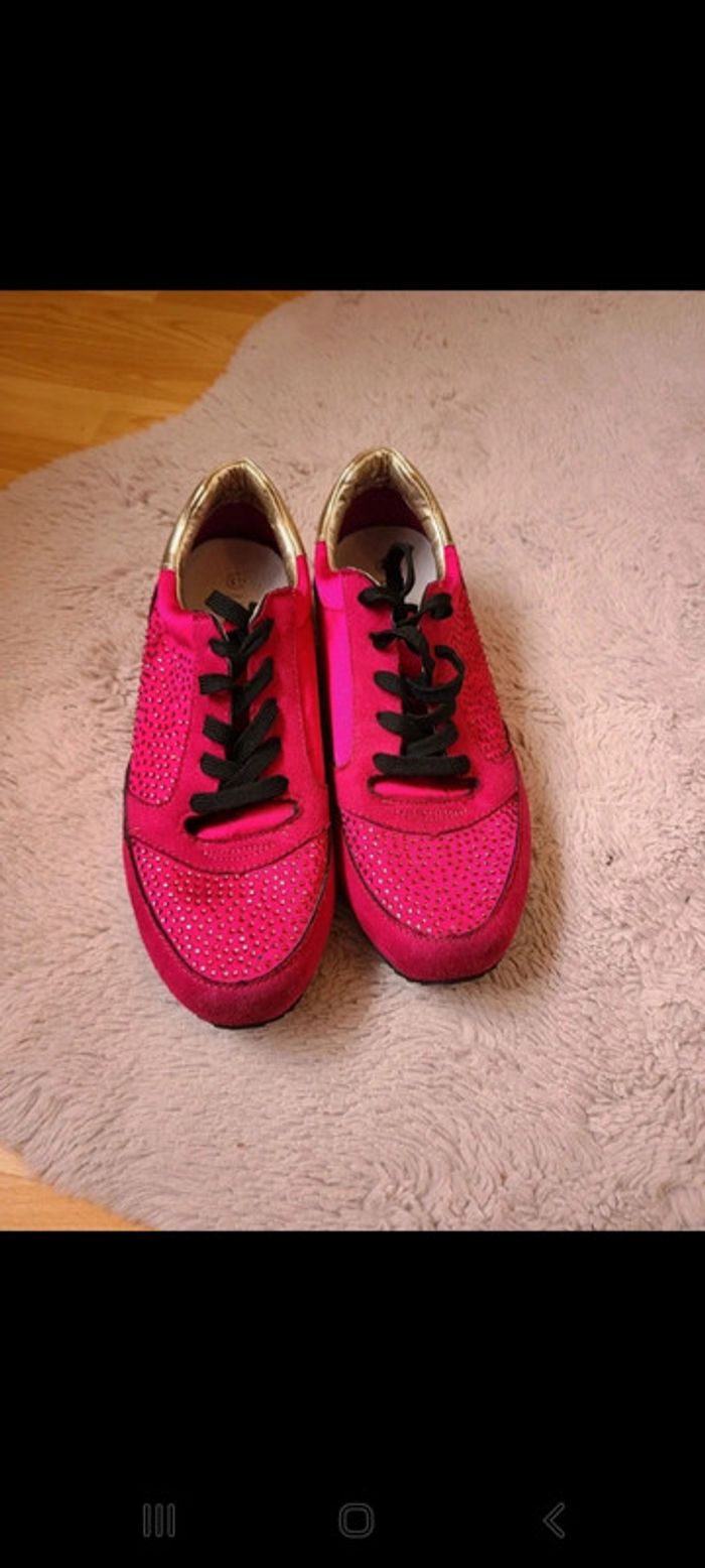 Belles baskets fushia - photo numéro 2