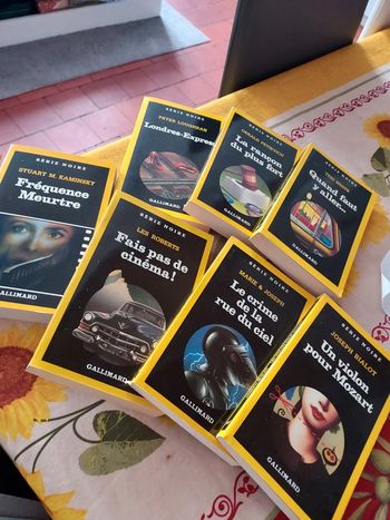 Superbe lot de 7 livre Roman série noire