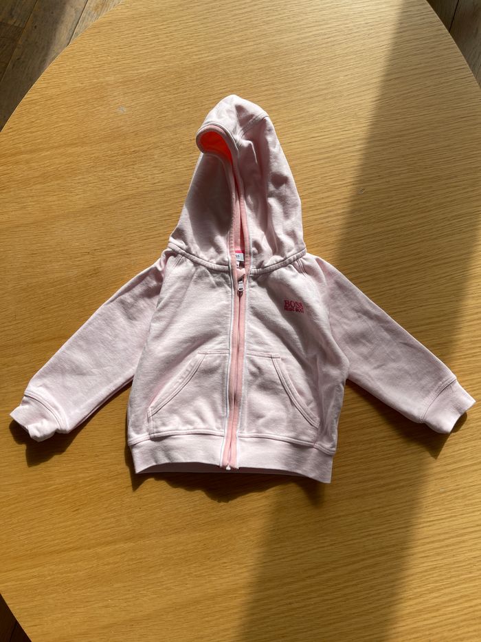 Sweat zippe capuche boss 12 mois