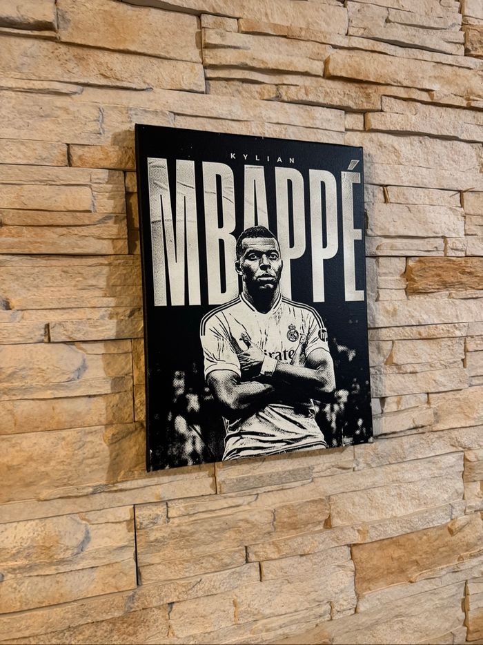 Tableau Kylian Mbappé - Real Madrid en toile 30x40cm - photo numéro 3