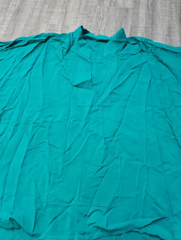 Haut turquoise - photo numéro 2