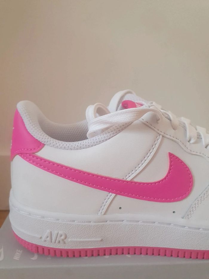 Nike Air Force 1 "Pink" (36.5) - photo numéro 2