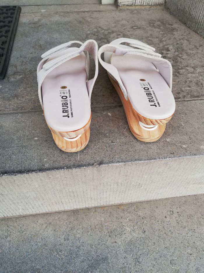 Mules blanches semelles avec ressorts - photo numéro 6
