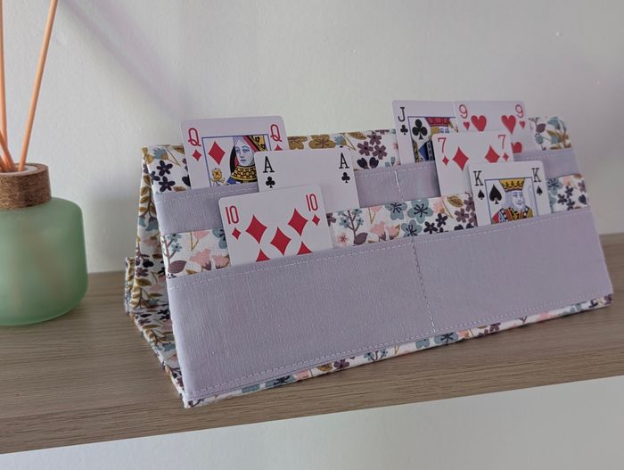 Porte cartes de jeu modèle lilas fleuri - photo numéro 4