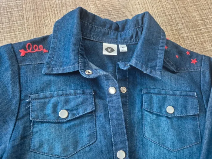 Chemise en jean Z 5 ans en parfait état - photo numéro 3