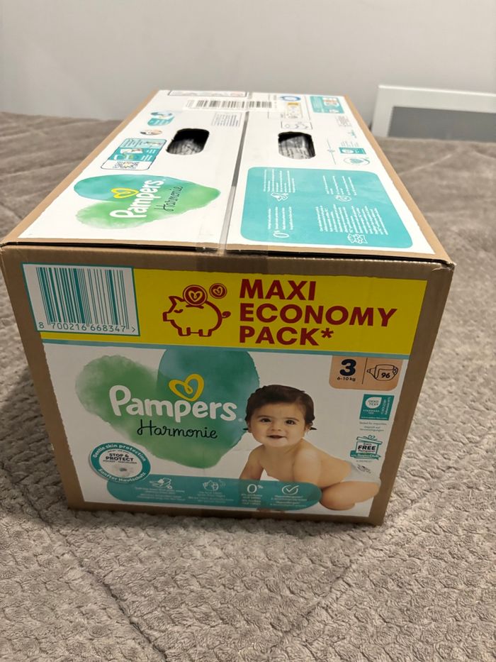 96 couches Pampers harmonie taille 3