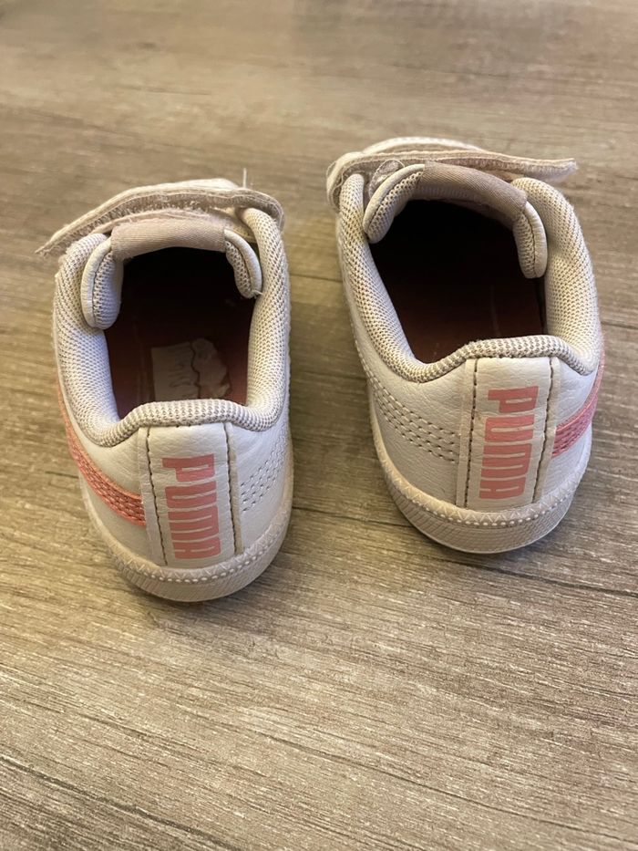 Paire baskets pointure 24 - photo numéro 3