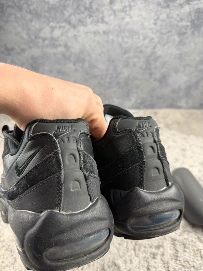 Nike Air Max 95 - Essentiel Triple Black - Full Black - photo numéro 19