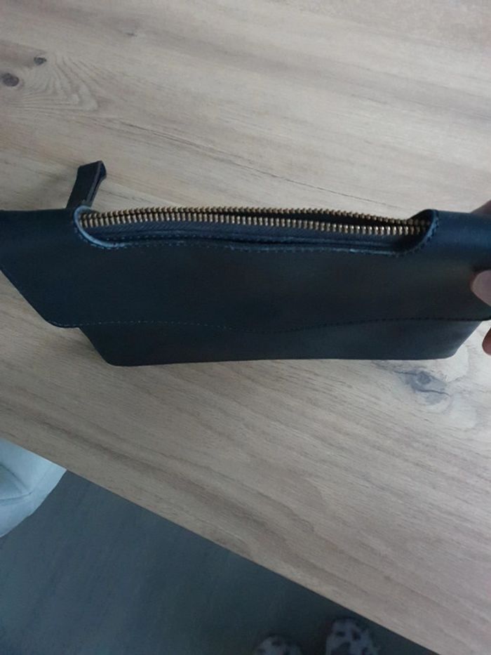 Pochette noire - photo numéro 8