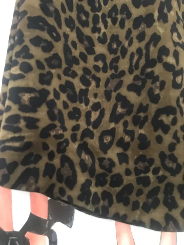 Jupe satinée léopard Zara XS - photo numéro 3