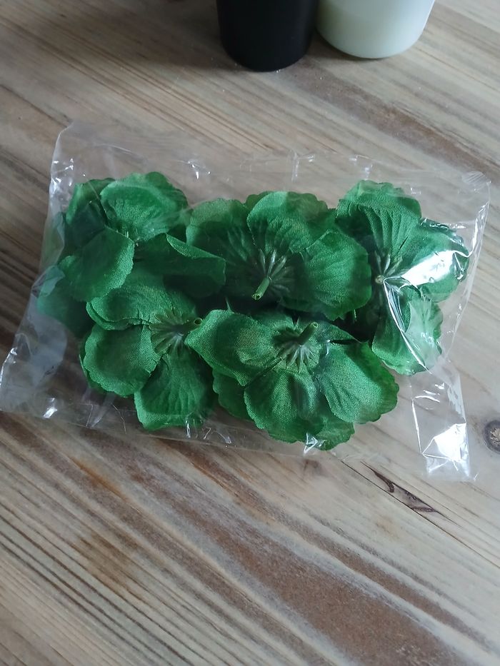 Lot 5 fleurs artificielles vert sapin décoration & travaux manuels - photo numéro 2