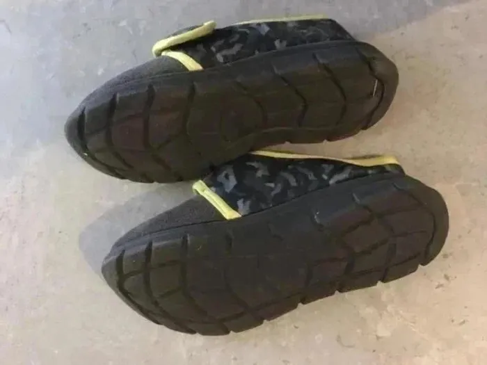 🦇 Chaussons Batman garçon – Taille 34 - photo numéro 3