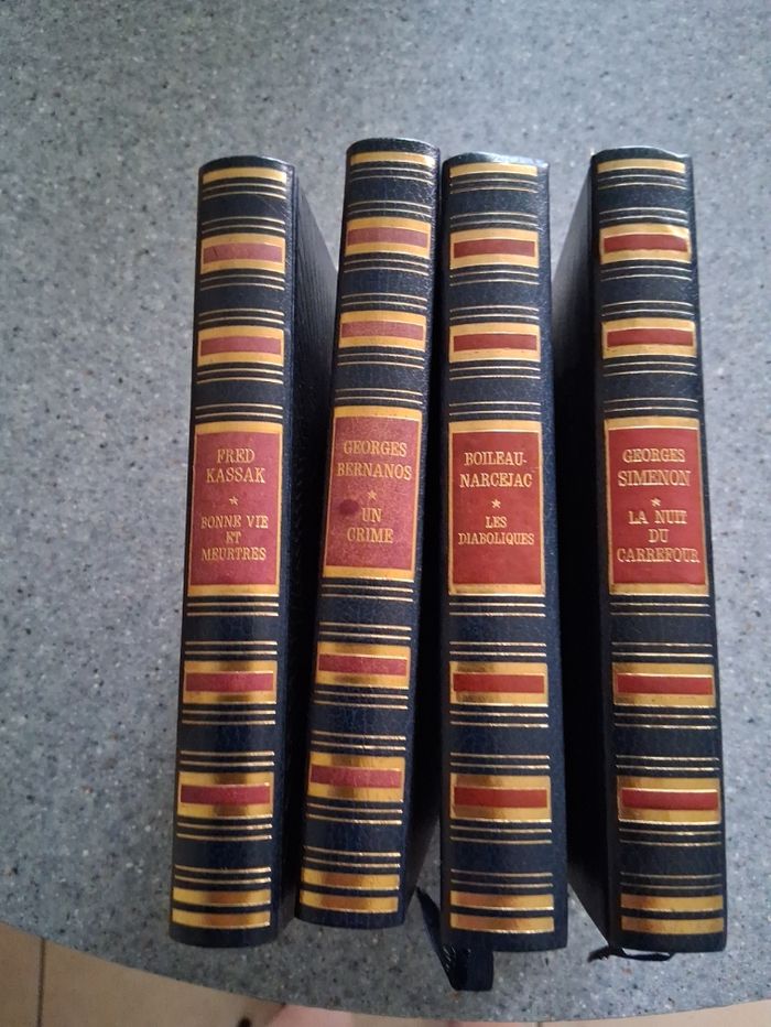 Lot de 4 romans policier " les grands maitres du roman policier " - photo numéro 2