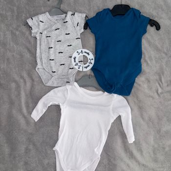 Lot bodie bébé garçons 3 mois
