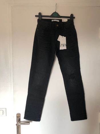 Superbe beau jean relaxed fit Zara neuf avec étiquette taille 32