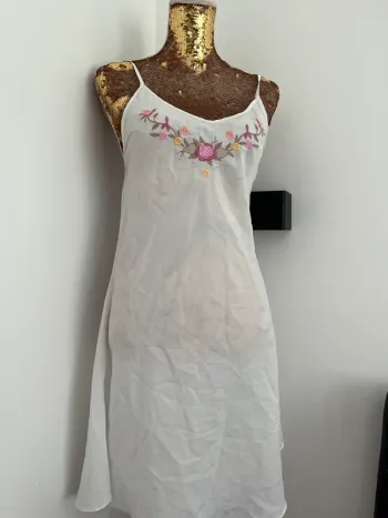 Ensemble déshabille et peignoir 38/40 brodés