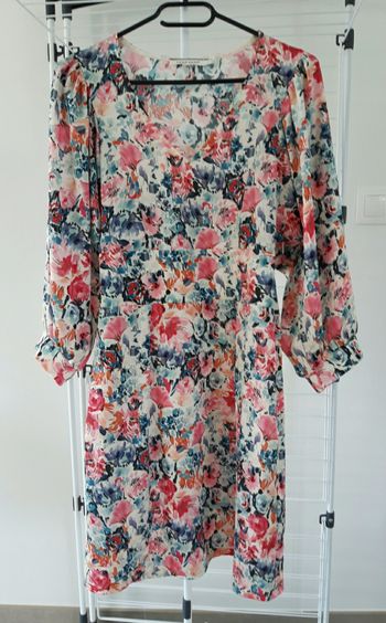 Robe fleurie Naf Naf taille 38 neuve