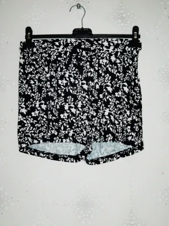 D4507 - short femme taille S