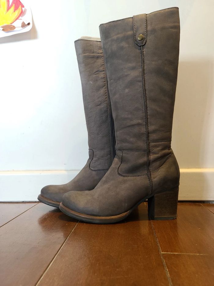 Bottes nubuck gris maruti taille 39