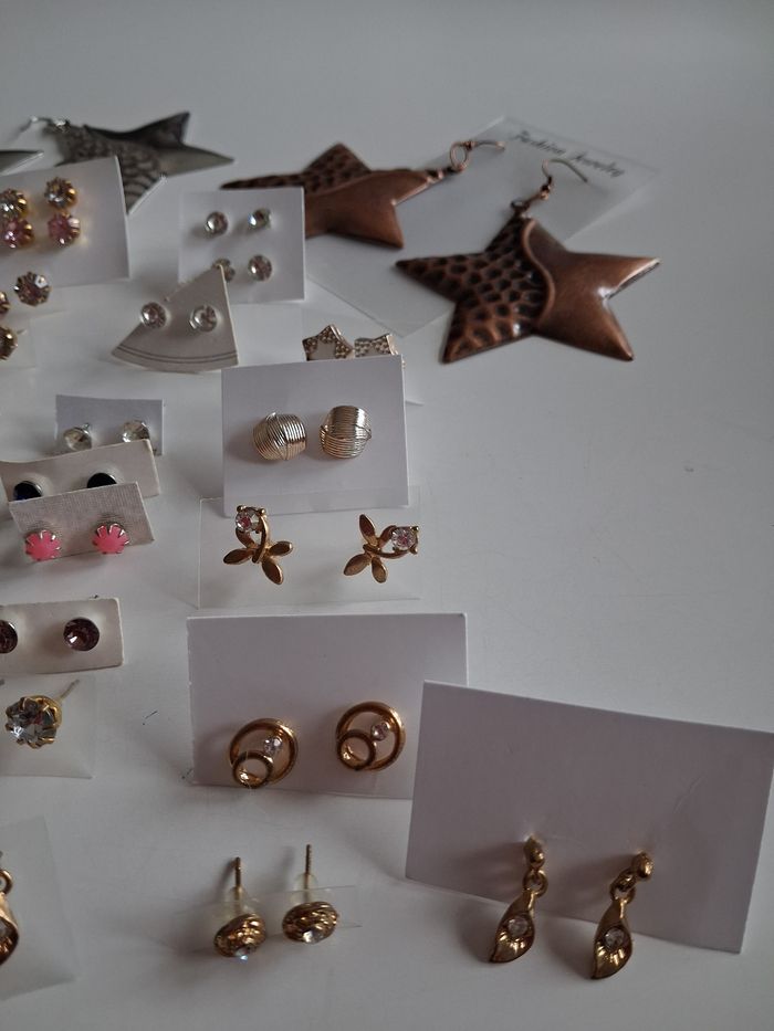 Lots de 50 paires de boucles d'oreilles neuf - photo numéro 3