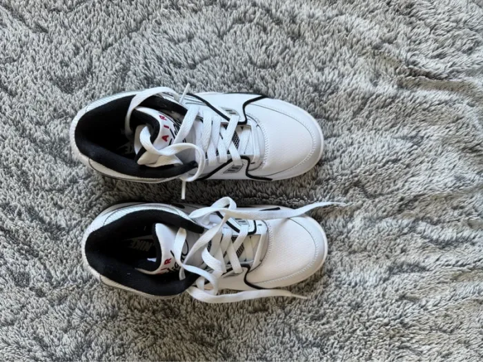 Baskets neuves Nike Air FLIGHT 89 GS - taille 38 - photo numéro 6