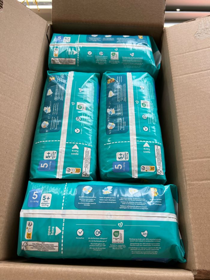Couche taille 5 Pampers : 156 couches (4*39) - photo numéro 4