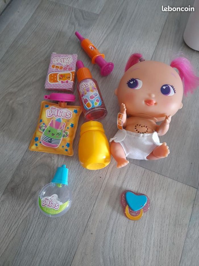 Poupée the bellies avec accessoires Poupée parlante avec accessoires