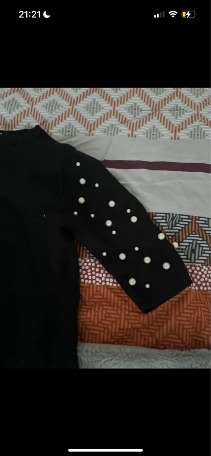 Robe noire avec perle - photo numéro 2