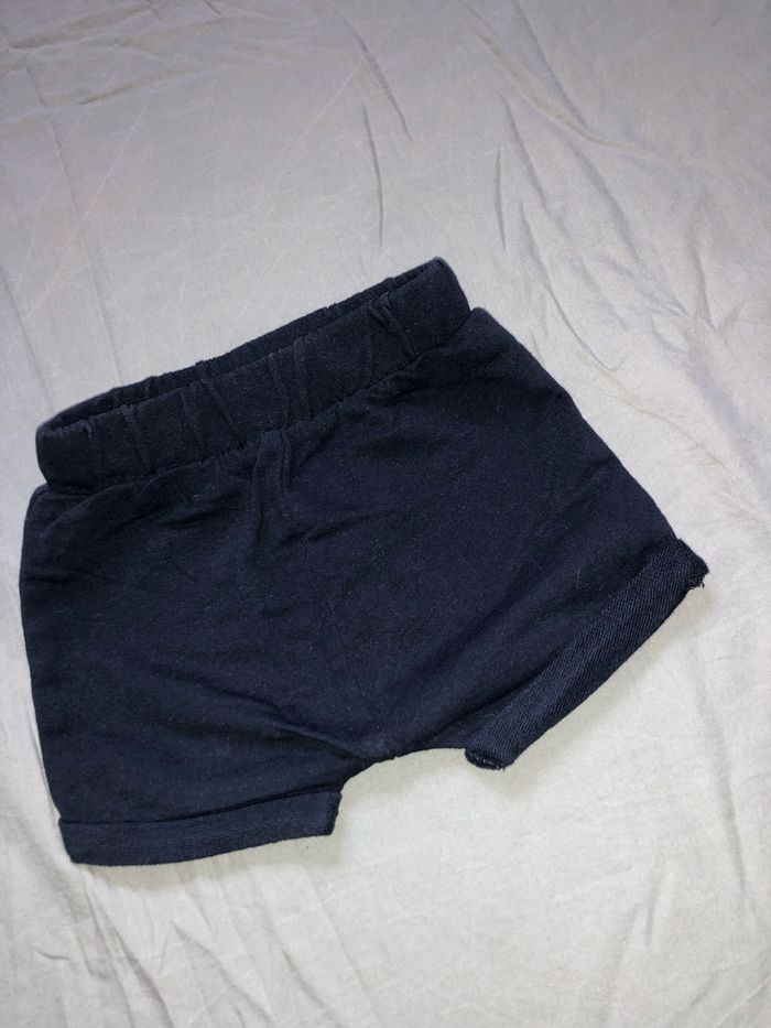 Short 3 mois - photo numéro 2