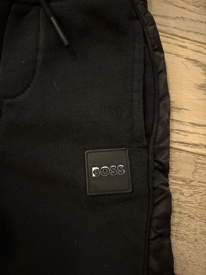 Ensemble boss 18 mois - photo numéro 4