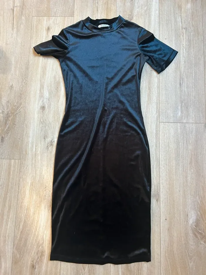 Robe en velours de la marque Zara