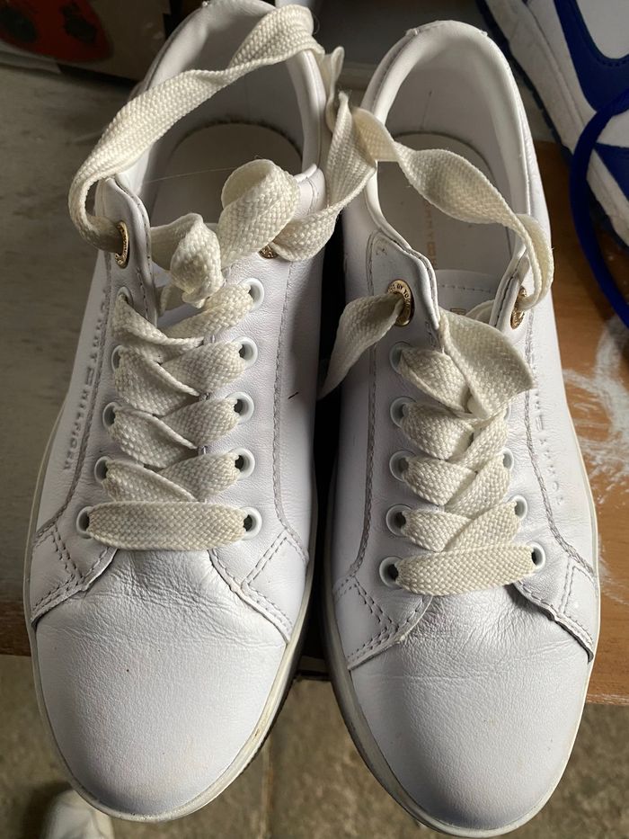 Baskets pointure 36 tommy hilfiger