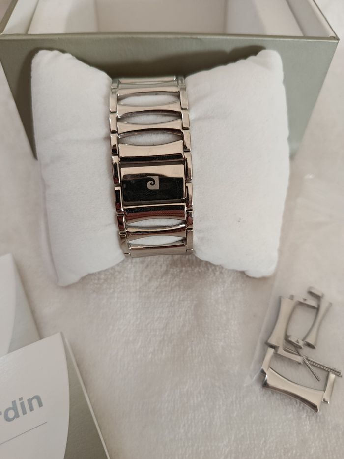 A saisir , très belle montre femme " Pierre Cardin " ! ( Bien tout lire merci) - photo numéro 5