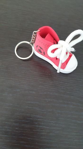 Porte clé chaussure neuf