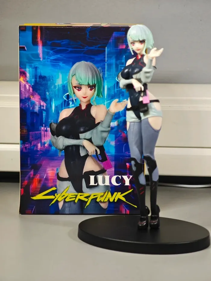 Figurine CyberPunk Edgerunners : Lucy 17cm neuve avec boîte