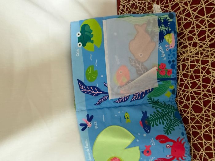 Mon grand livre d'éveil tactile - Mon chemin des chatouilles - photo numéro 2