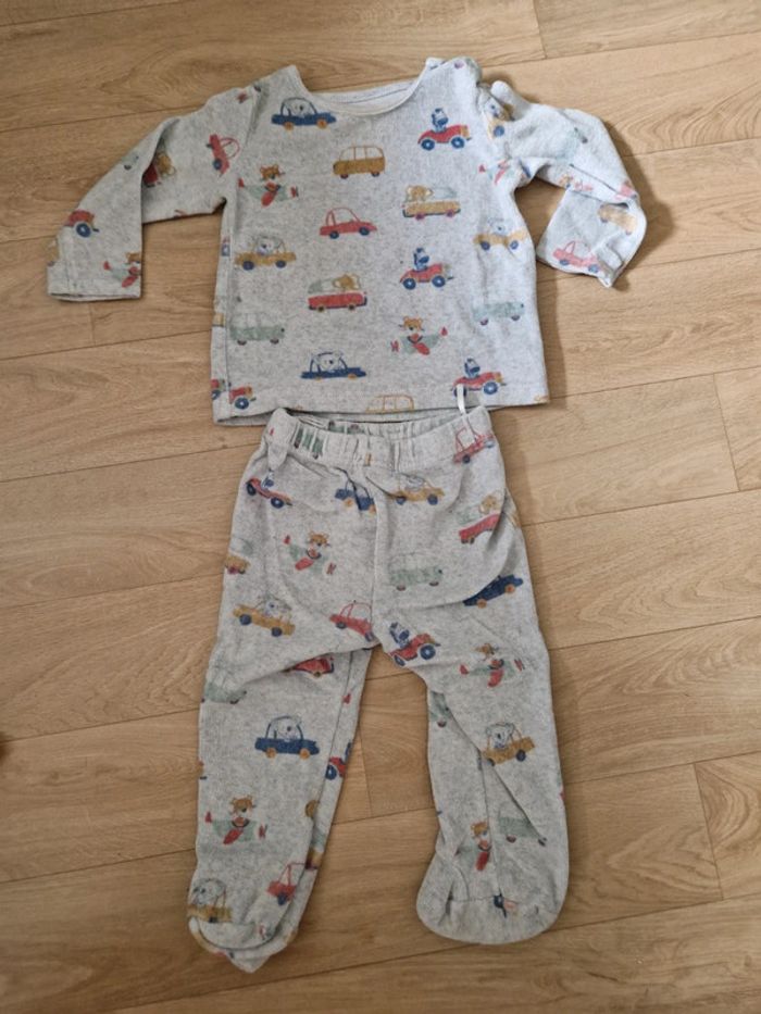 Lot pyjama 12 mois bon état - photo numéro 2