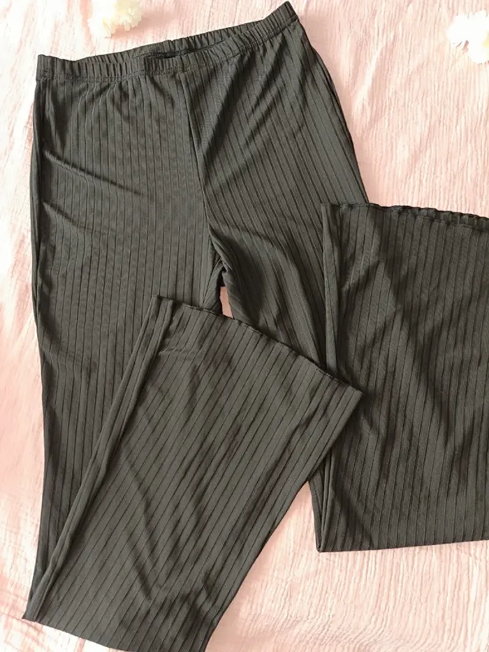 Pantalon patte d'éléph🖤Shein 40