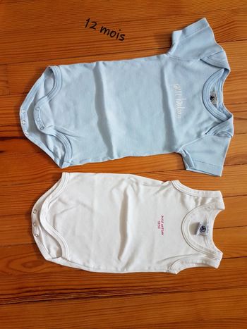 LOT  de 2 Bodys 12 mois petit bateau