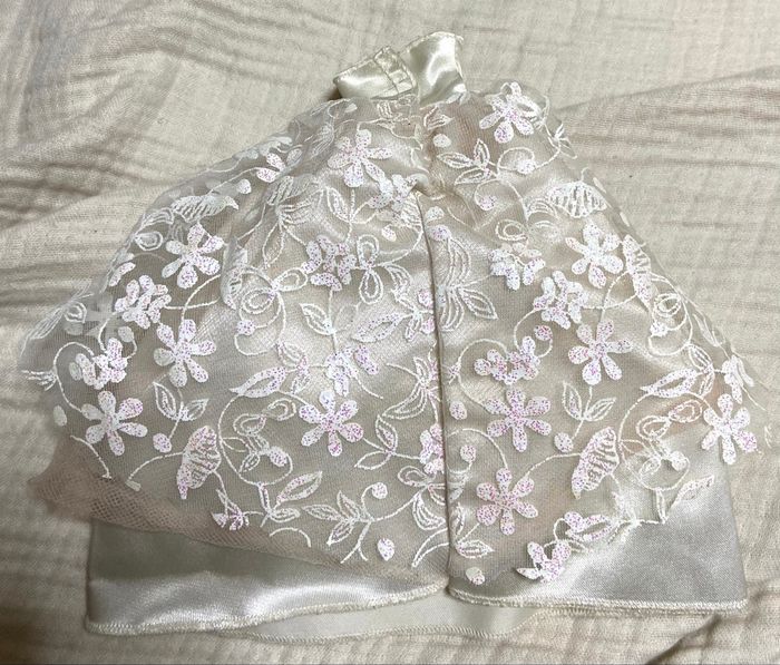 Belle robe Barbie style mariée bon état - photo numéro 3