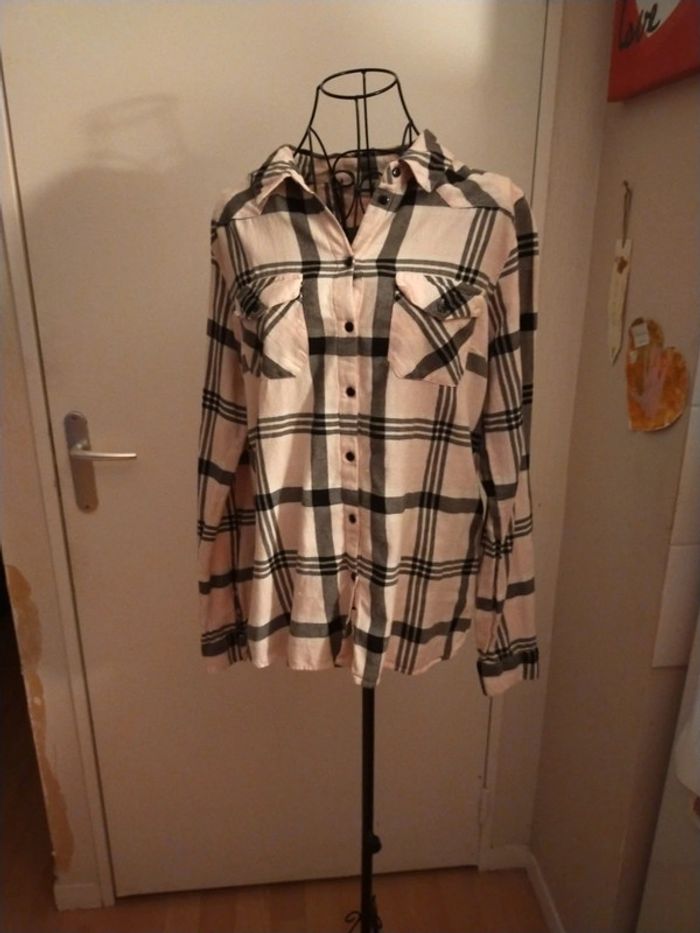 Jolie chemise à carreaux peu porté - photo numéro 2