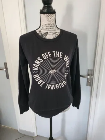 Très Joli Pull noir de marque Vans et de taille 36