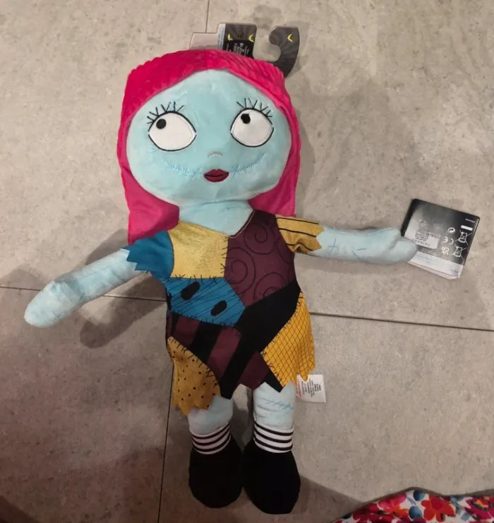 Peluche sally L'étrange Noël de monsieur jack