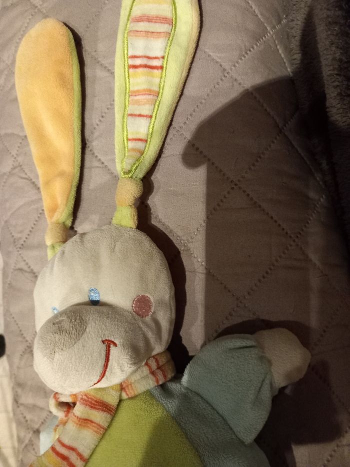 Lapin en peluche - photo numéro 2